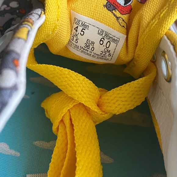 Vans x Simpsons Itchy and Scratchy Old Skool Sneakers
NWT- M 4.5 - W 6 - Picture 11 of 15